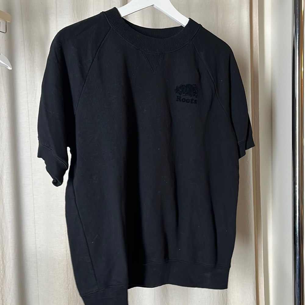Roots black crew sweater tee